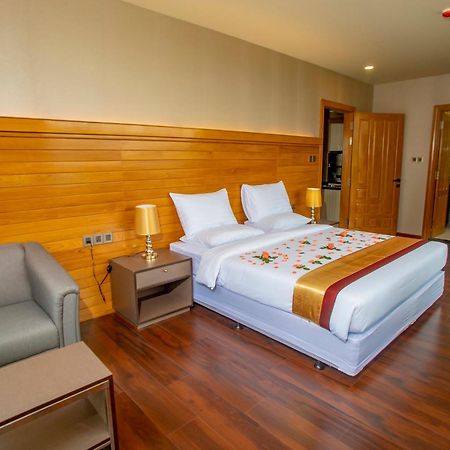 Prestige Residences At Golden Valley By Grand United Hospitality Янгон Экстерьер фото