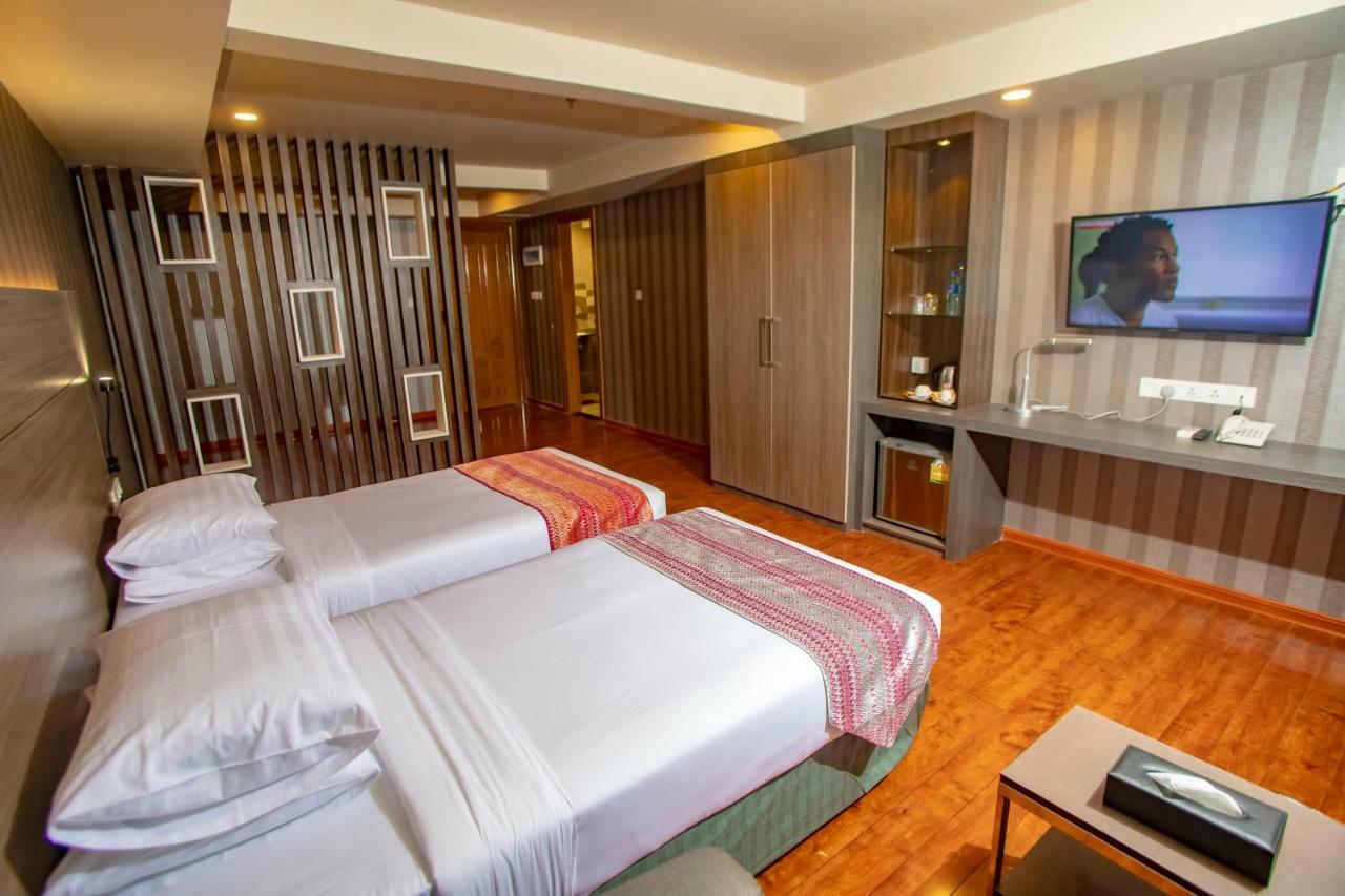 Prestige Residences At Golden Valley By Grand United Hospitality Янгон Экстерьер фото