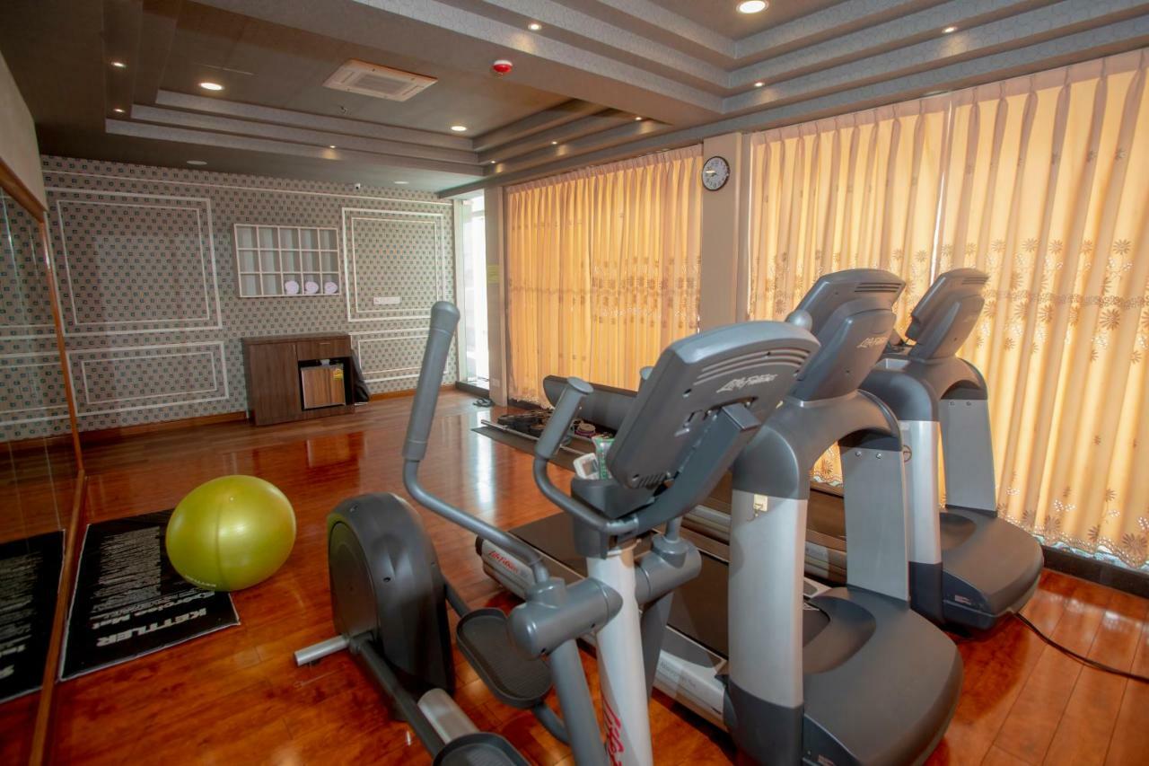 Prestige Residences At Golden Valley By Grand United Hospitality Янгон Экстерьер фото