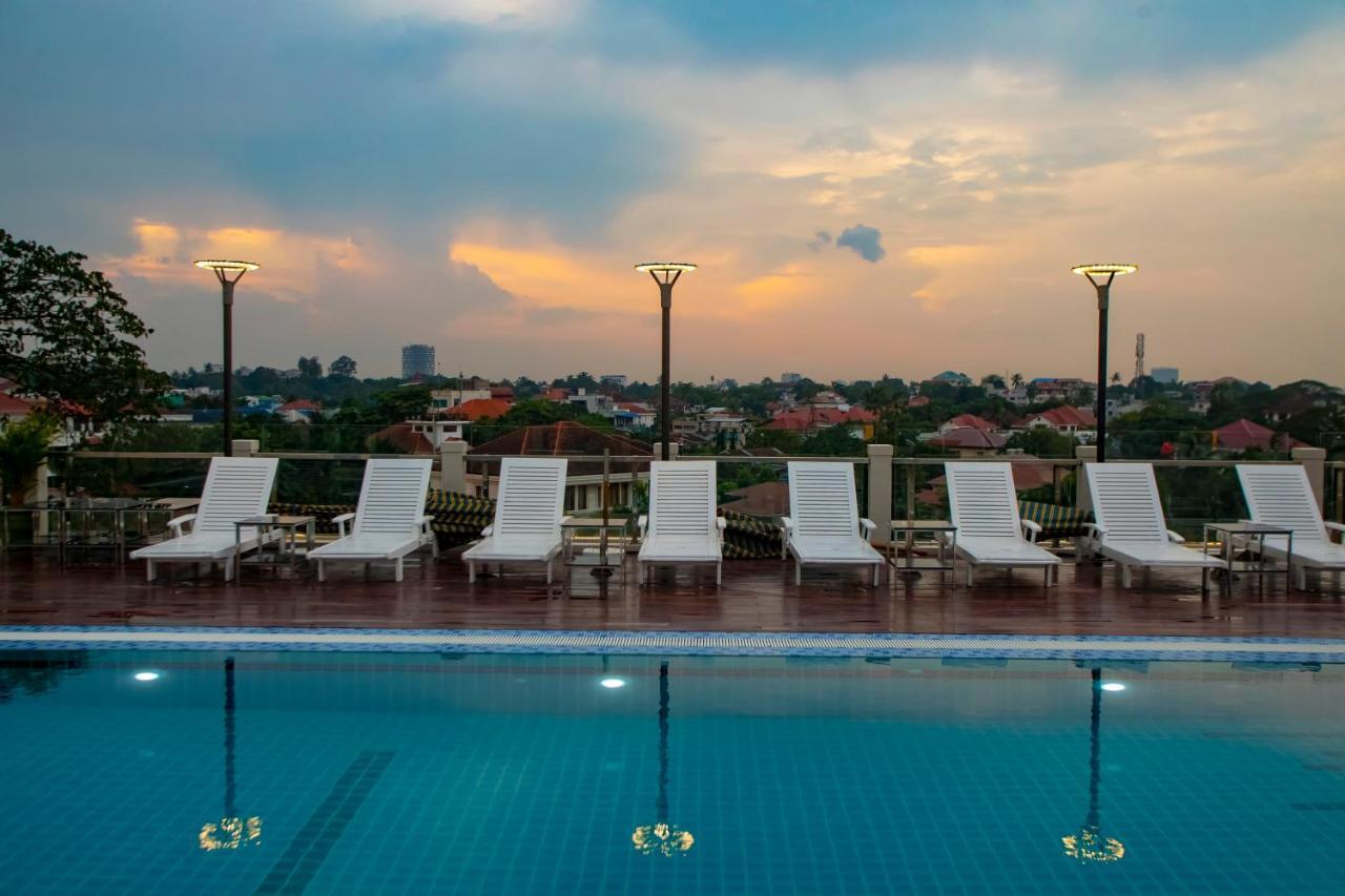 Prestige Residences At Golden Valley By Grand United Hospitality Янгон Экстерьер фото